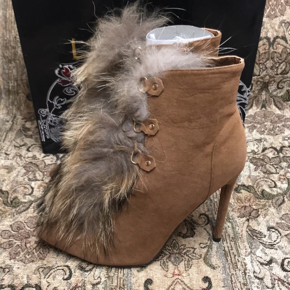 Size 8 Tan Xaya-2 Booties by Liliana - Picture 2 of 8